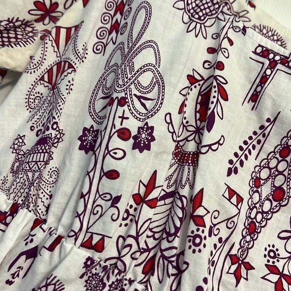 H&M adorable cotton top. Size 8 but runs - Picture 2 of 3